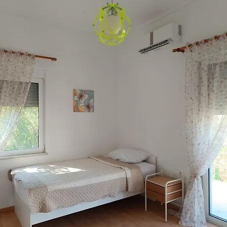 Nikolaidis Apartamento *
