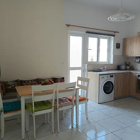 Nikolaidis Apartamento *
